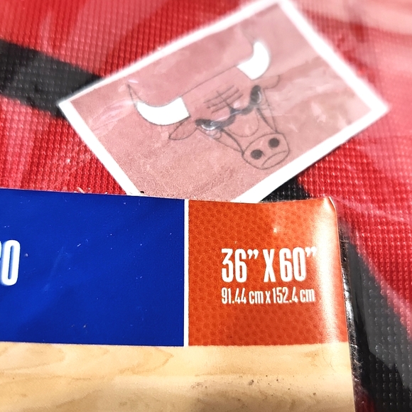 NEW Chicago Bulls Fan NBA Main Logo Red Flag 36" X 60" - Picture 3 of 4